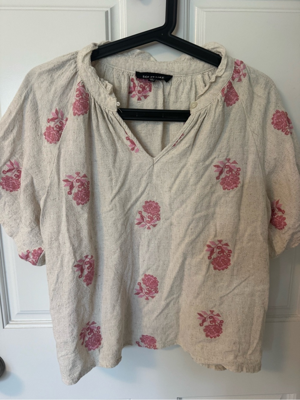 Solitaire Cream Top with Rose-Pink Floral Motif